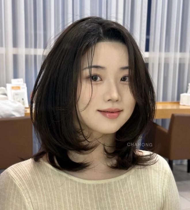 锁骨发:女士的时尚瘦脸魔法